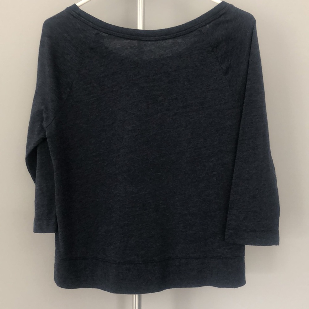 Hollister Navy Blue 3/4 Length Sleeve Tribal Aztec Top Size Xtra Small XS - Picture 2 of 6